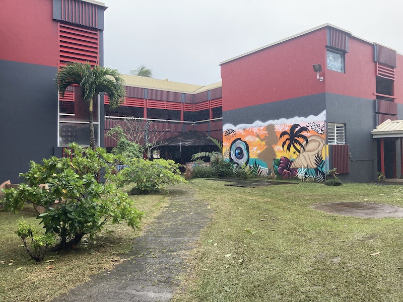 Vue du lycée de Taravao
